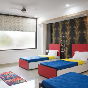 1737633167Essential Amenities to Expect in a PG